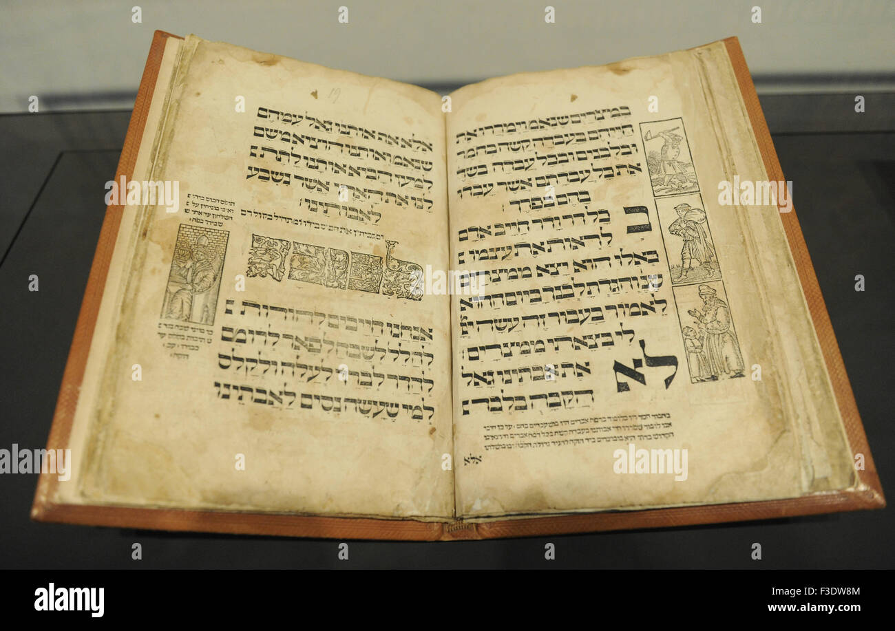 L'Haggadah di Praga. Praga, Boemia, 1526. Illustrazione: Hayyim Shahor Schwartz. La stampa tipografica e xilografie su carta. Dono di John D. aringa e famiglia, New York per amici americani del Museo di Israele. Gerusalemme. Foto Stock