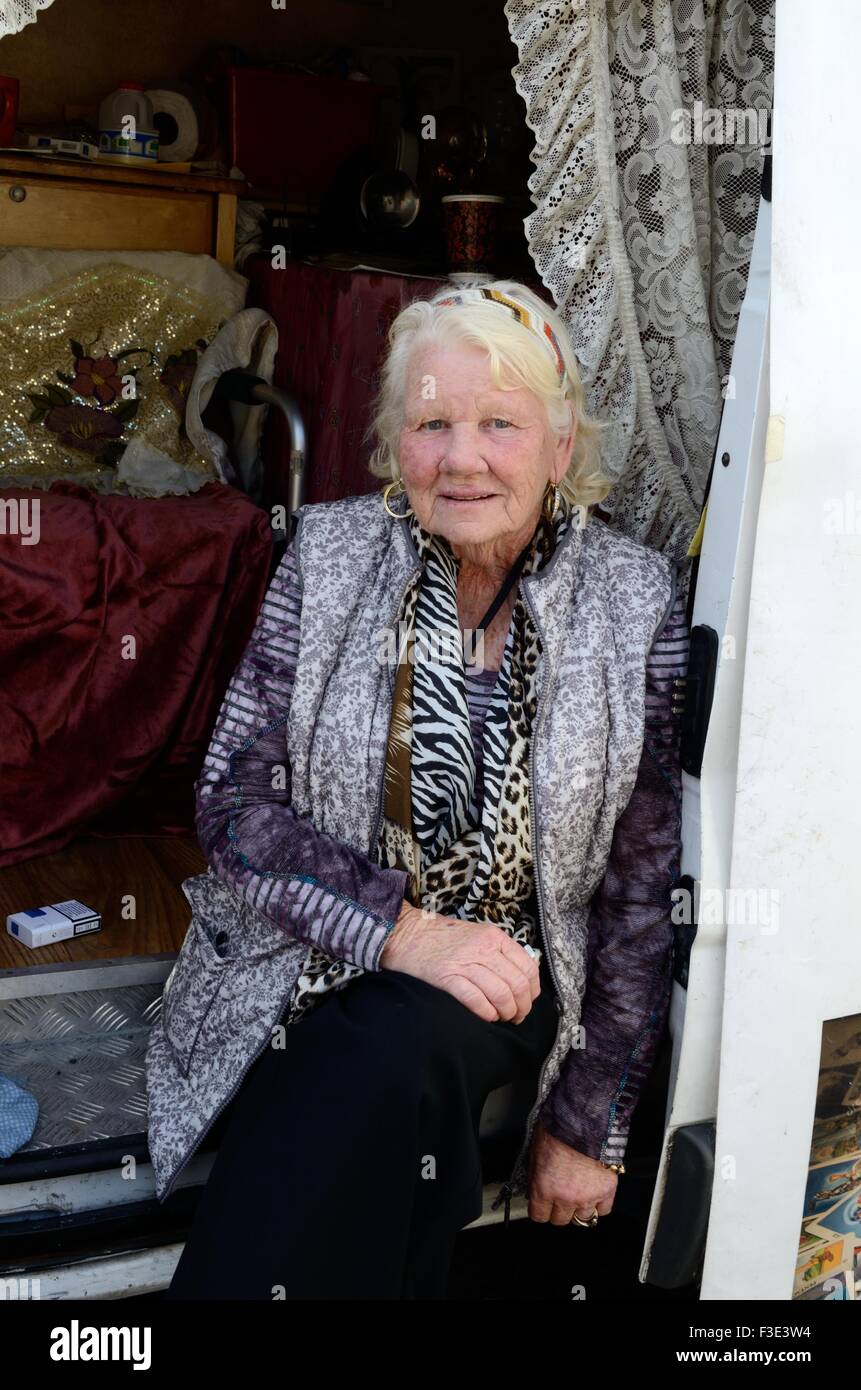 Romany fortune teller signora Breeda presso il Festival di matchmaking Lisdoonvarna County Clare Irlanda Foto Stock