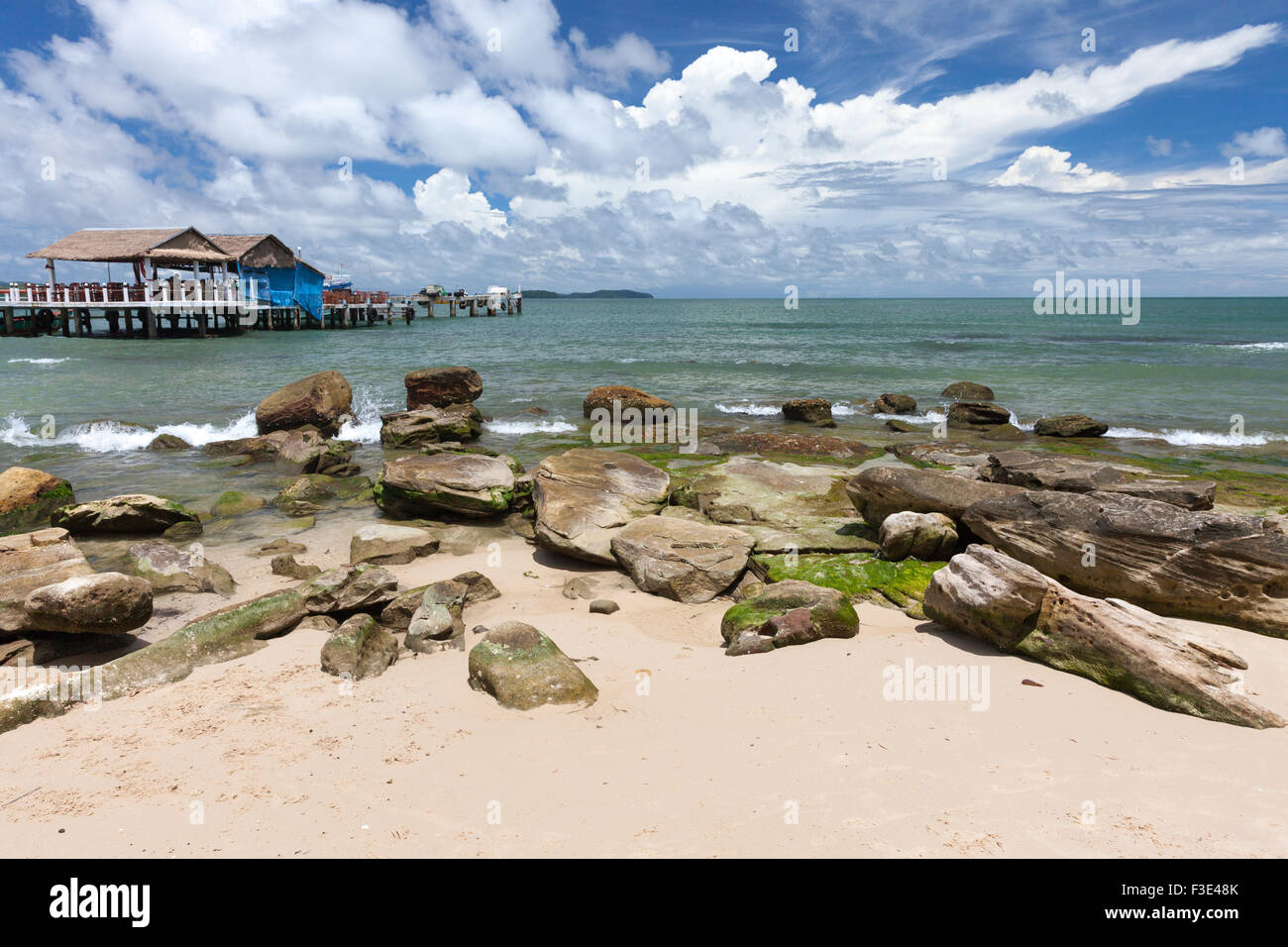 Sihanoukville spiaggia al tramonto, popolare resort in Cambogia. Foto Stock