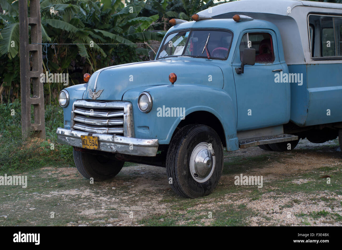 Un vecchio carrello americano in Playa Larga sull'isola Repubblica di Cuba Foto Stock