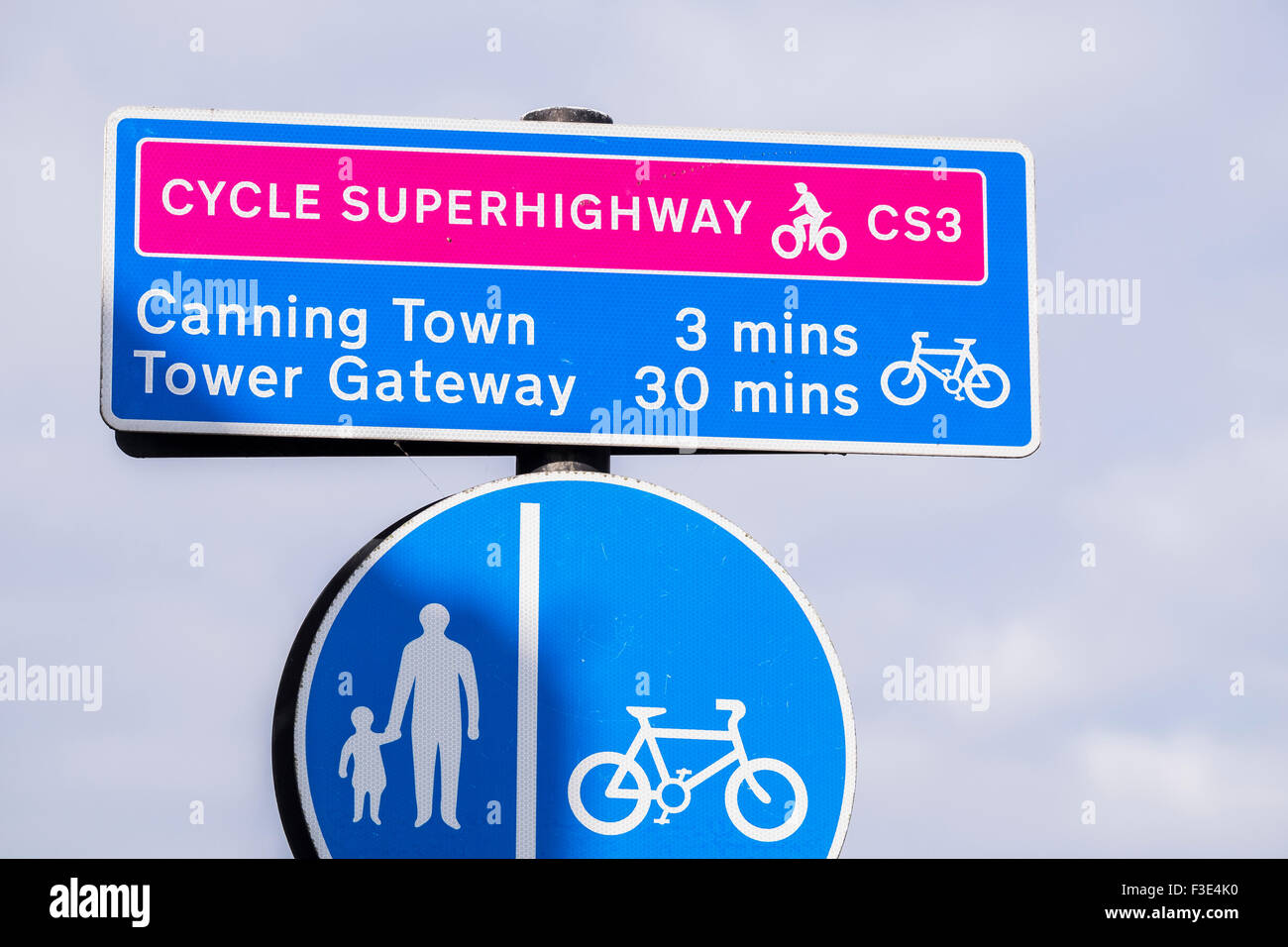 Ciclo percorso autostradale marcatore, London, England, Regno Unito Foto Stock