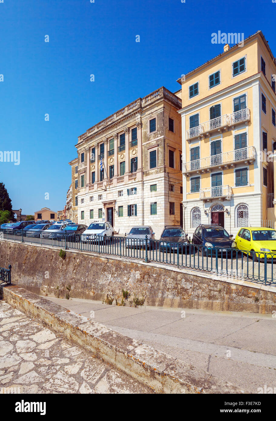 Tipici edifici nella città vecchia, Corfu, l'isola di Corfù, Grecia Foto Stock