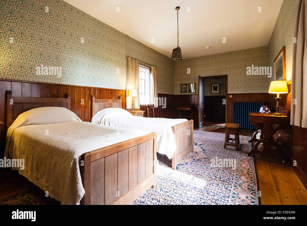 Inghilterra, Ramsgate. Il Grange, house progettata da Augusto Pugin. Pugin Jane's camera da letto arredata come in Edward Pugin il momento, 1860. Foto Stock Inghilterra, Ramsgate. Il Grange, house progettata da Augusto Pugin. Pugin Jane's camera da letto arredata come in Edward Pugin il momento, 1860. Foto Stock