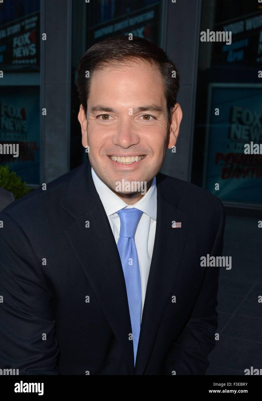 New York, NY, STATI UNITI D'AMERICA. 6 Ottobre, 2015. Il senatore Marco Rubio fuori e circa per celebrità Candids - MER, New York, NY Ottobre 6, 2015. Credito: Derek Storm/Everett raccolta/Alamy Live News Foto Stock