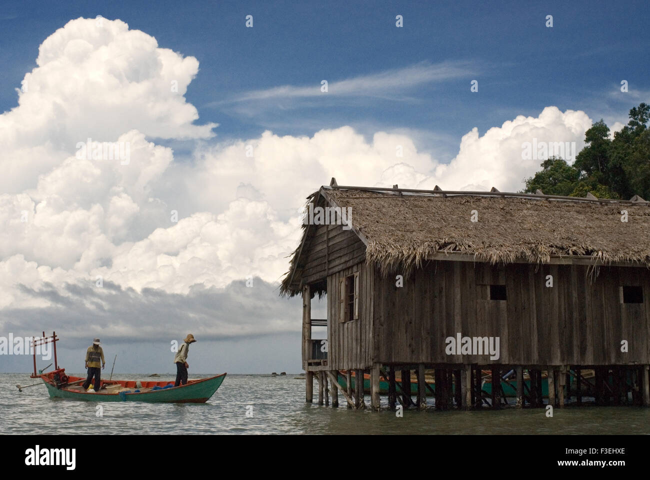 Capanna in risma Parco Nazionale. Situato a 13km a est di Sihanoukville, risma del Parco Nazionale è un ottimo posto per visualizzare Cambogia wildl Foto Stock