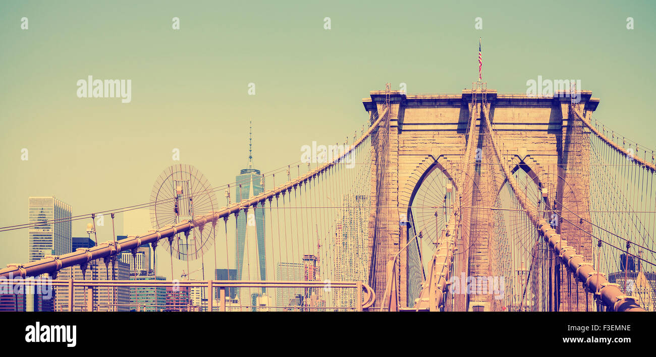 Vintage filtrata immagine panoramica del Ponte di Brooklyn a New York City, Stati Uniti d'America Foto Stock