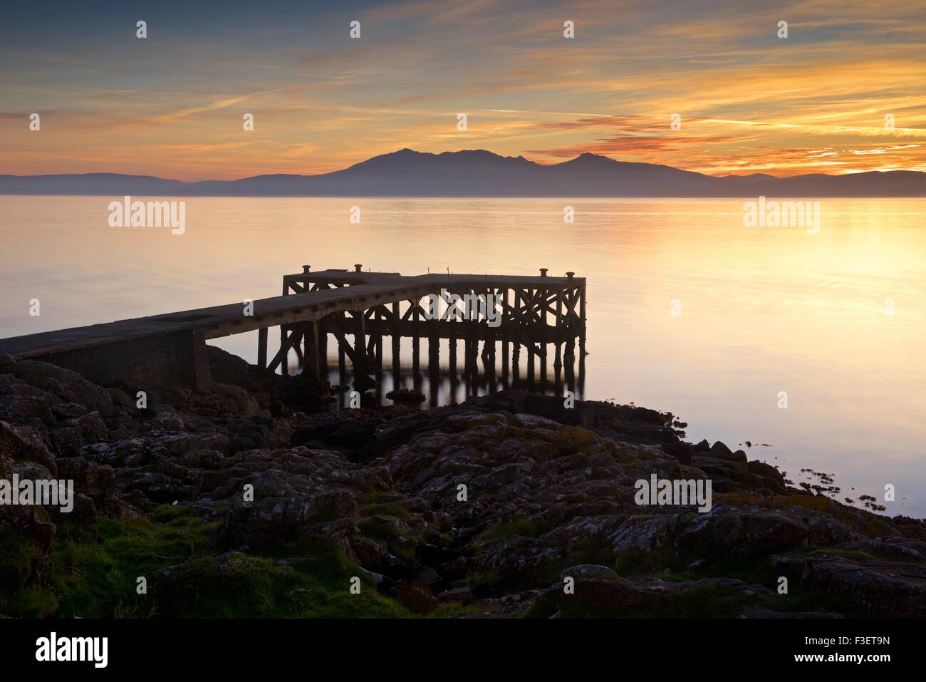 Sunset prese a Portencross Pier nello Ayrshire Foto Stock