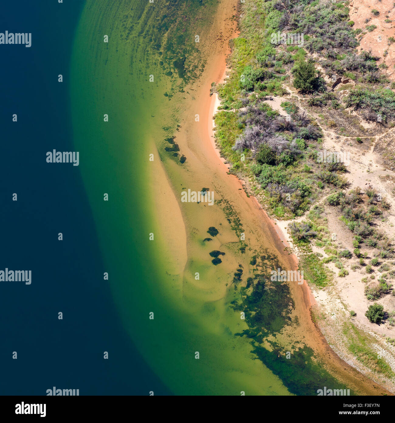 Vista aerea del Fiume Colorado, abstract sfondo naturale, piegare a ferro di cavallo in Arizona, Stati Uniti. Foto Stock