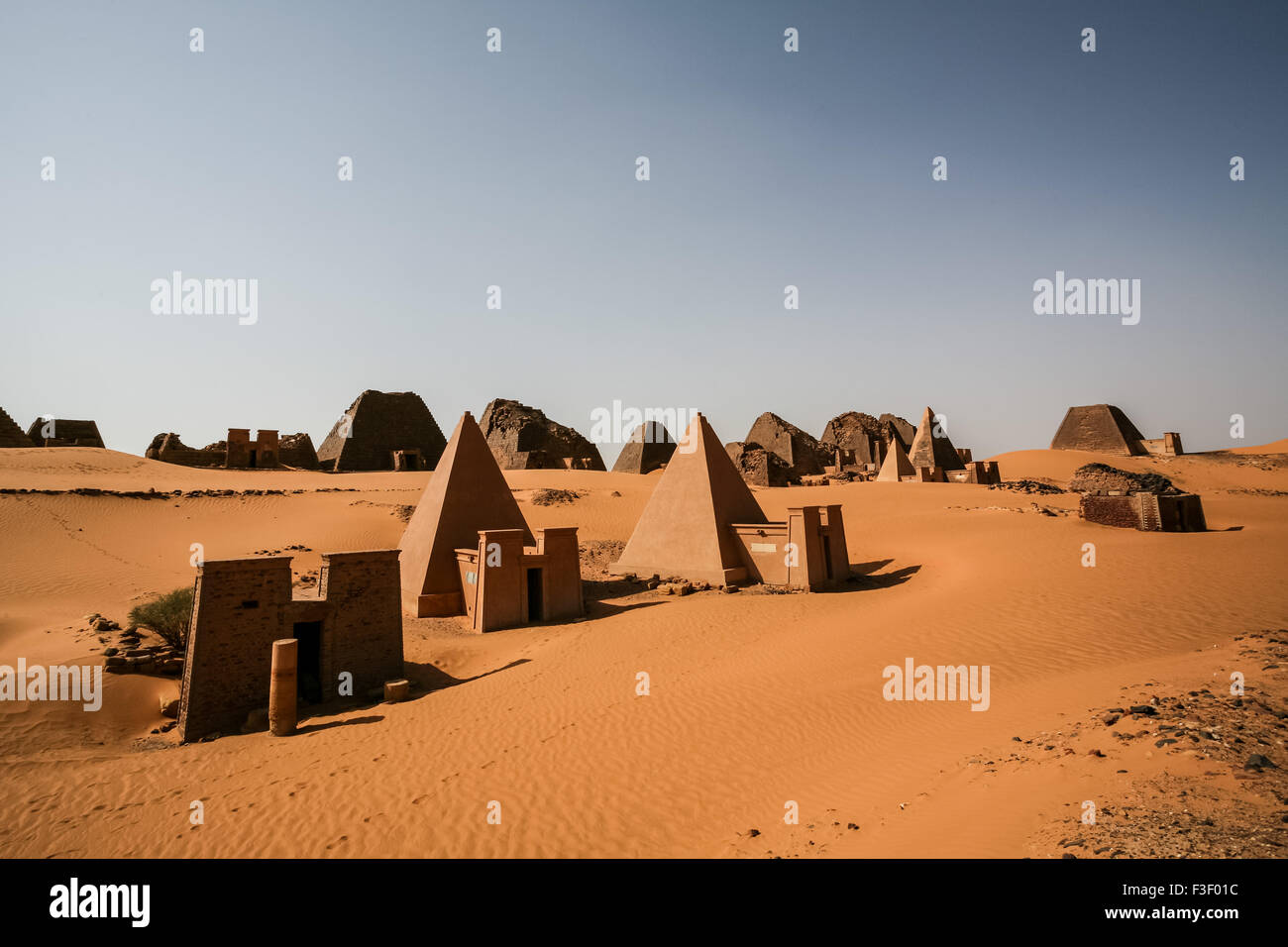 Meroe Piramidi nel deserto del Sahara in Sudan Foto Stock