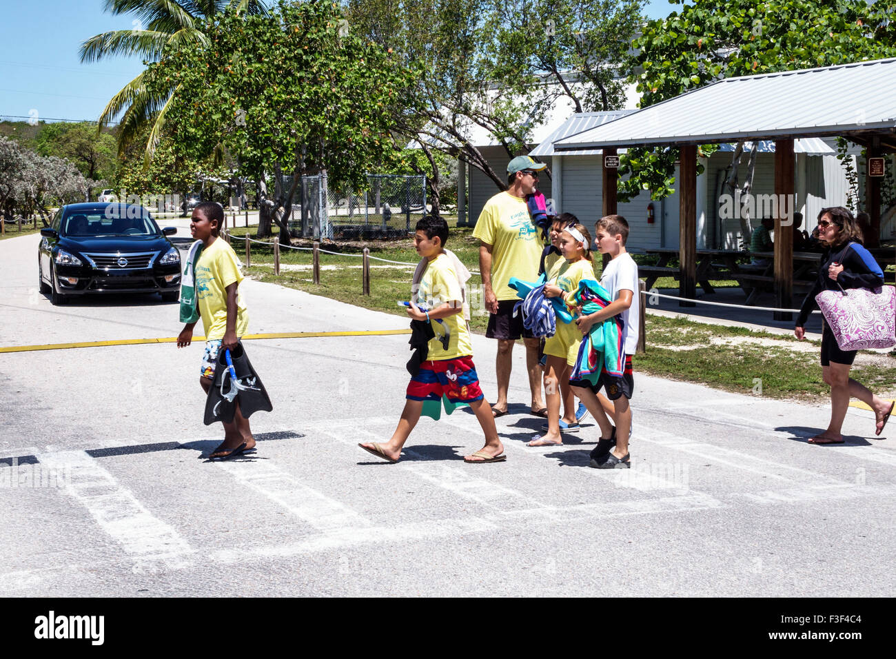 Key Largo Florida Keys, John Pennekamp Coral Reef state Park, strada, strada, neri neri africani minoranza etnica, afro americano, ragazzo, ragazza ragazze, voi Foto Stock