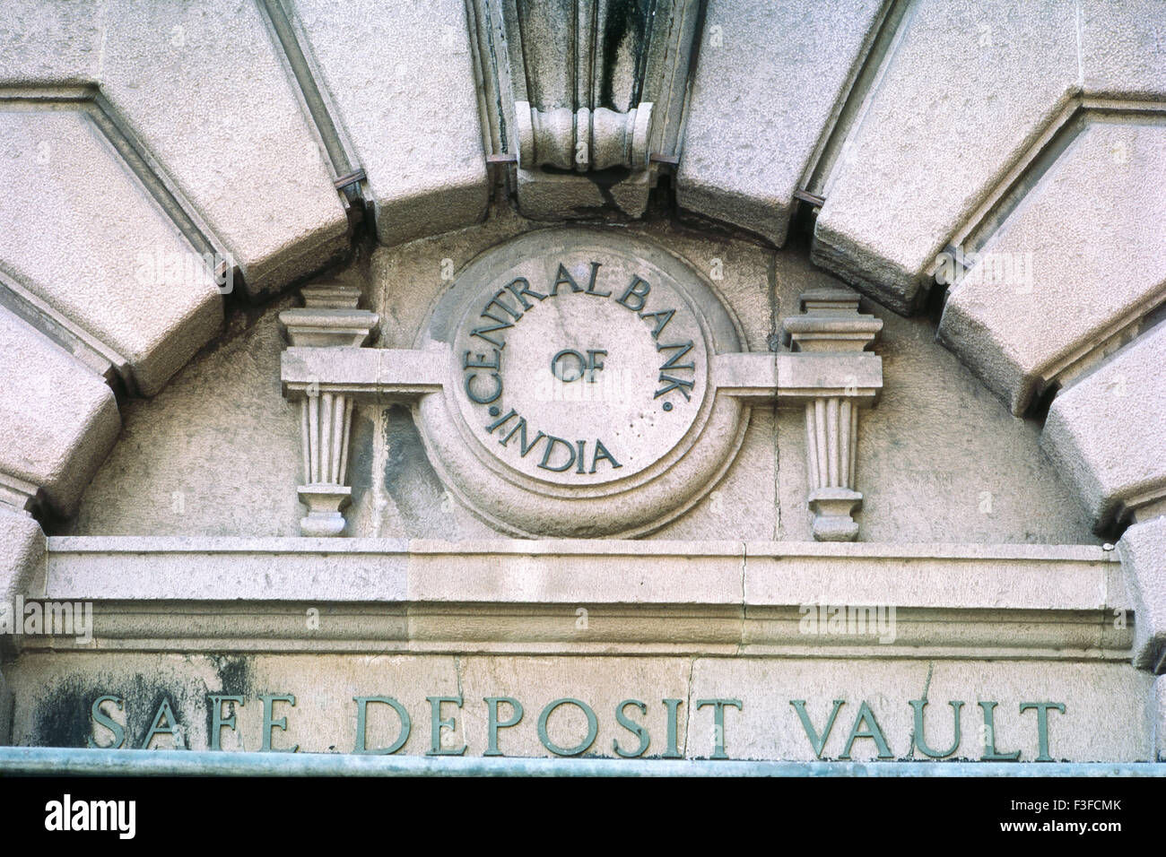 Central Bank of India segno, Cassaforte Vault, Art Deco tipografia, Bombay, Mumbai, Maharashtra, India Foto Stock