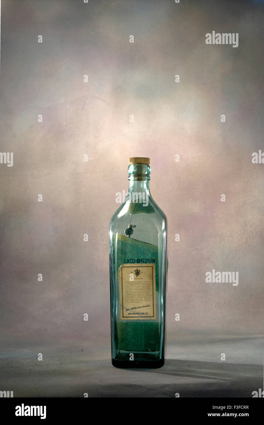 Arte Classica di opere in vetro bottiglia con sfondo astratto Foto Stock