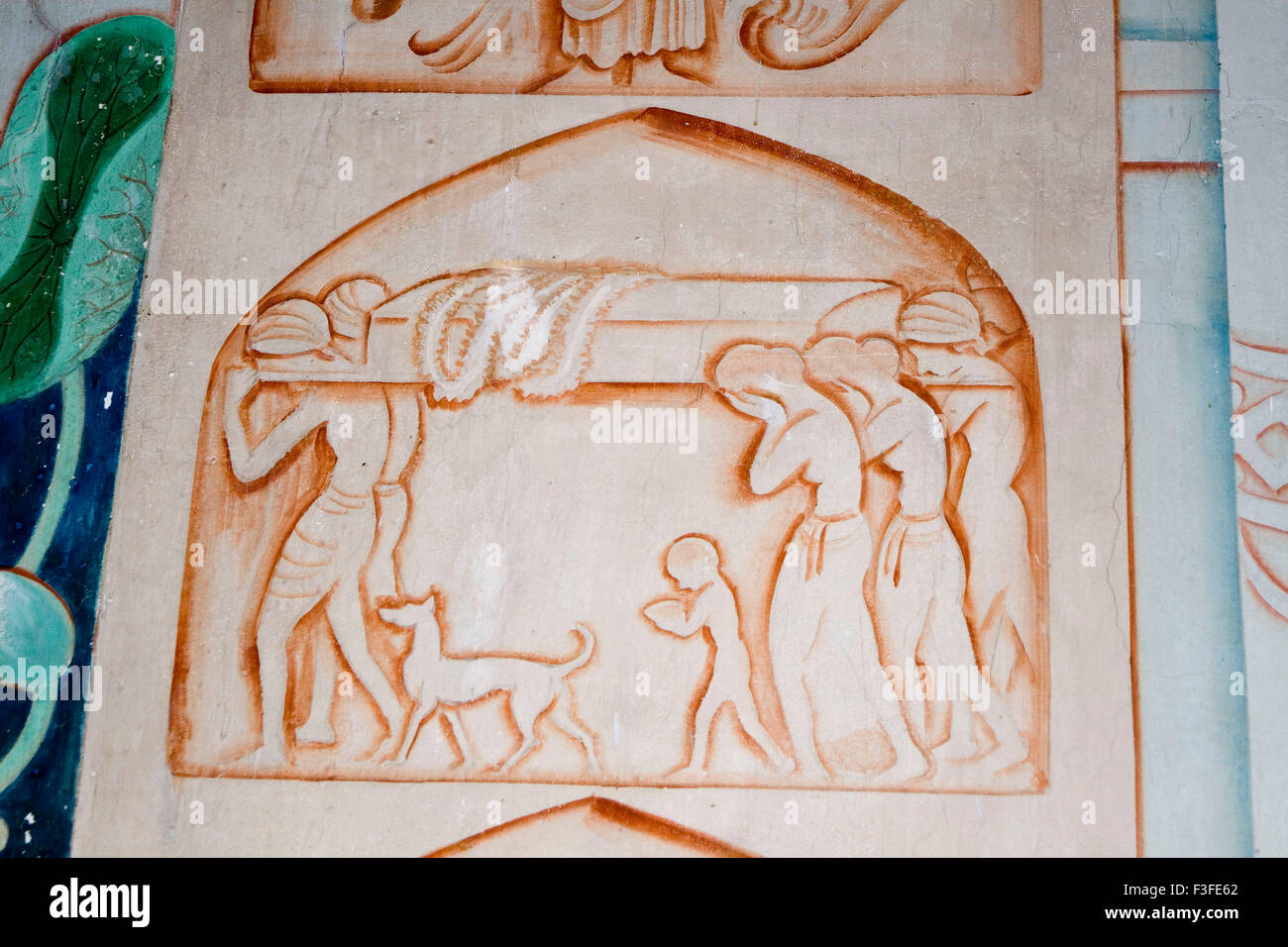 Pittura murale del corpo morto si vede quando Buddha ha visitato prima nel suo regno Sarnath ; Uttar Pradesh ; India Foto Stock