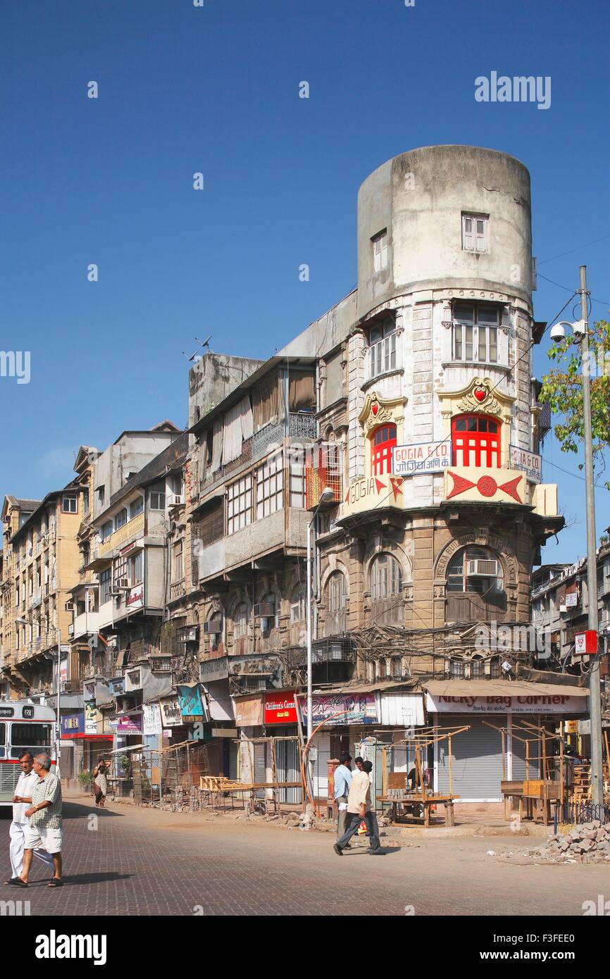 Edifici tra due strade ; in precedenza Oomarigar ora edificio Hera 1911 ; Bombay ora Mumbai ; Maharashtra ; India Foto Stock