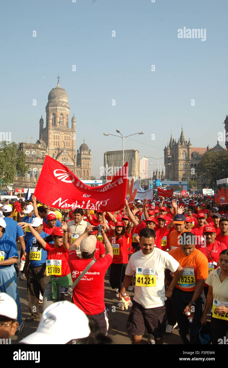 Le persone che partecipano in Standard inseriti Mumbai marathon 2007 ; Mumbai Bombay ; Maharashtra ; India Foto Stock