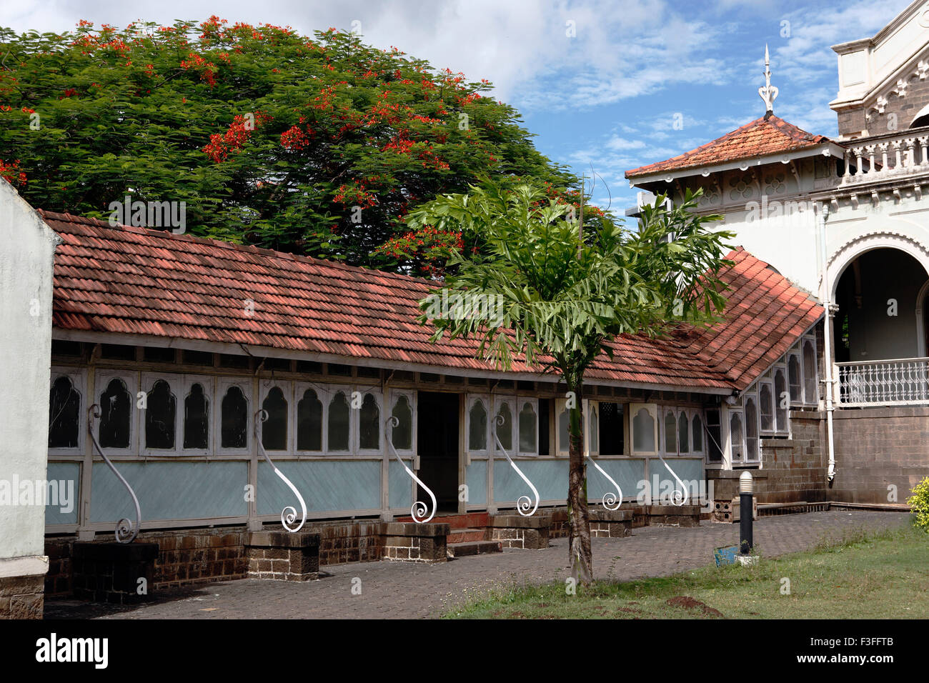 Monumento del patrimonio Aga Khan palace ; Pune ; Maharashtra ; India Foto Stock