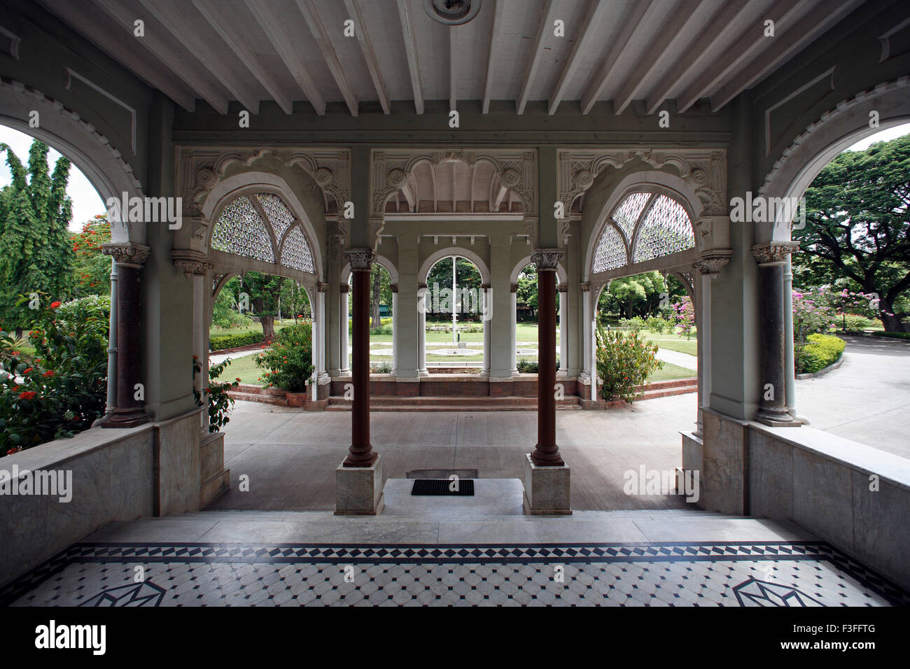 Monumento del patrimonio Aga Khan palace ; Pune ; Maharashtra ; India Foto Stock