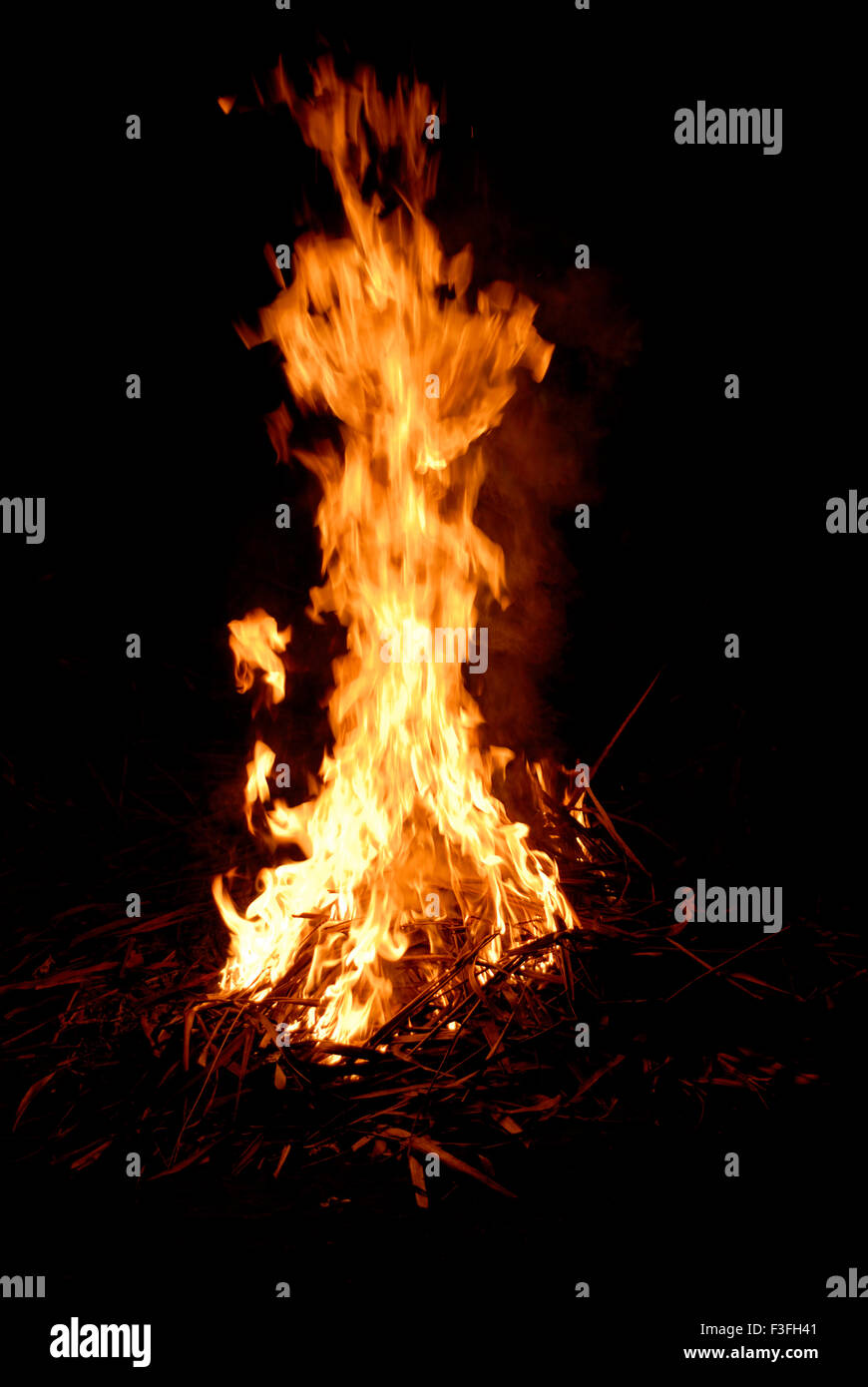 Fuoco e fiamme immagini e fotografie stock ad alta risoluzione - Alamy