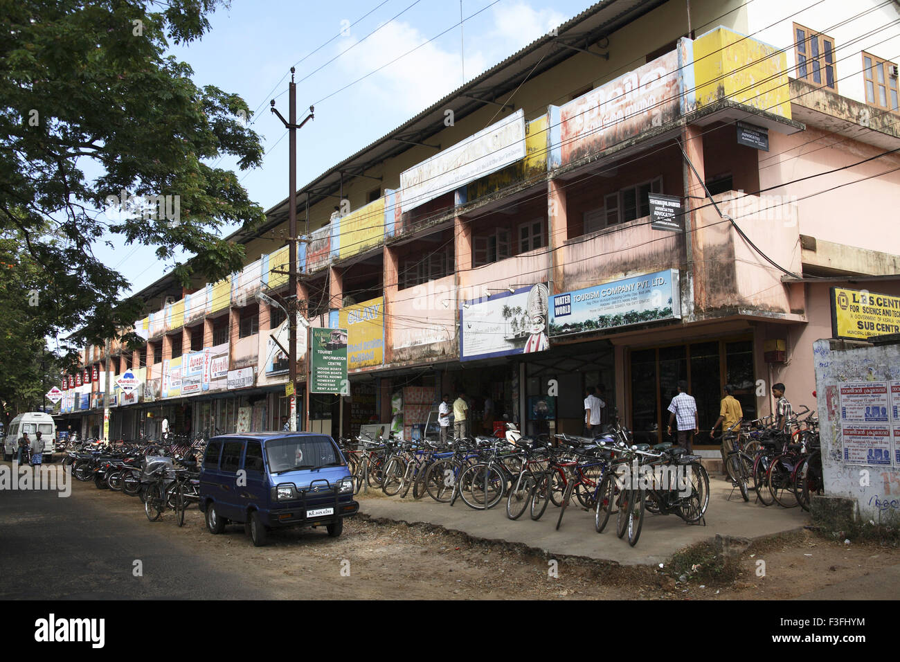 Edificio ; Comunale Centro per lo Shopping di fronte molo ; Alleppey Alappuhza ; Kerala ; India Foto Stock