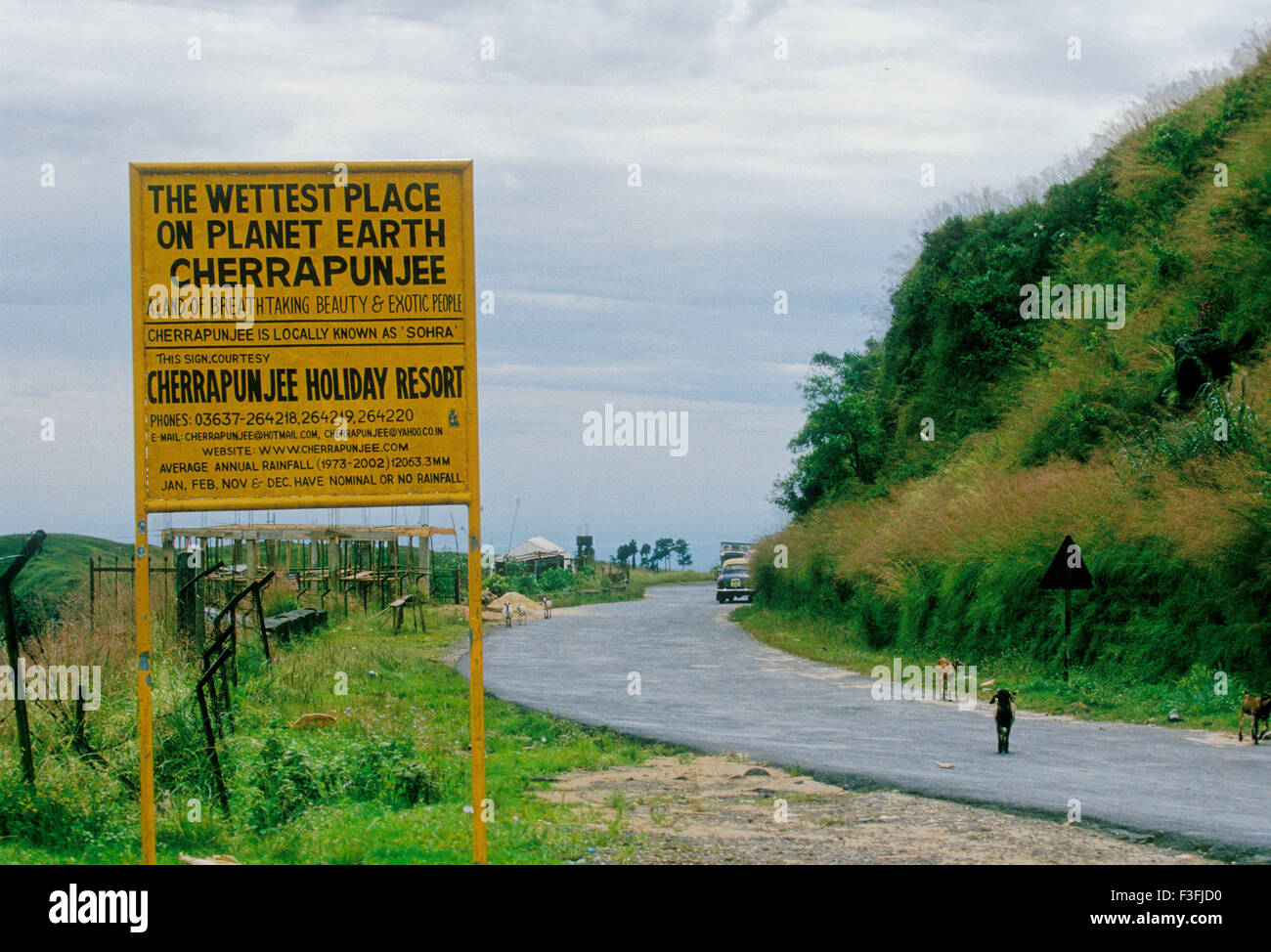 Cherrapunji ; Cherrapunjee ; cartello con il nome del luogo più umido del mondo sulla terra del pianeta ; Sohra ; Churra ; Shillong ; East Khasi Hills ; Meghalaya ; India ; Asia Foto Stock