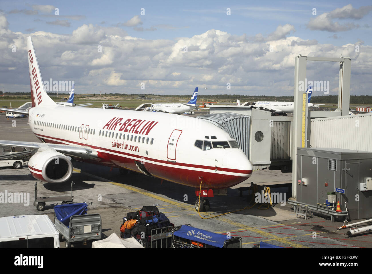 Trasporto aereo ; Air Berlin Boeing 737 800 sbarcata ; Aeroporto di Helsinki Vantaa; Finlandia ; paesi scandinavi Foto Stock