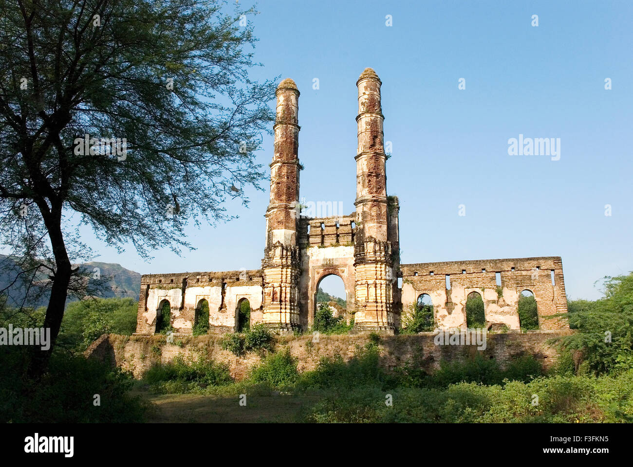 Champaner Pavagadh scavi M S Università Baroda 1970 1975 hanno portato alla luce Amir Manzil Panchmahals complesse Foto Stock