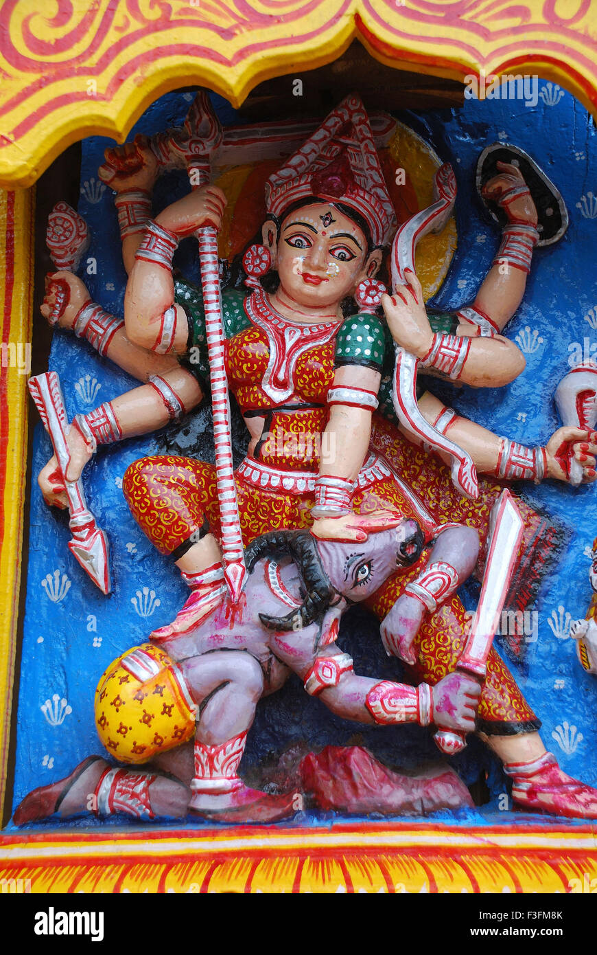 Statue scolpite sulla ruota di Rath yatra festival auto ; Puri ; Orissa ; India Foto Stock