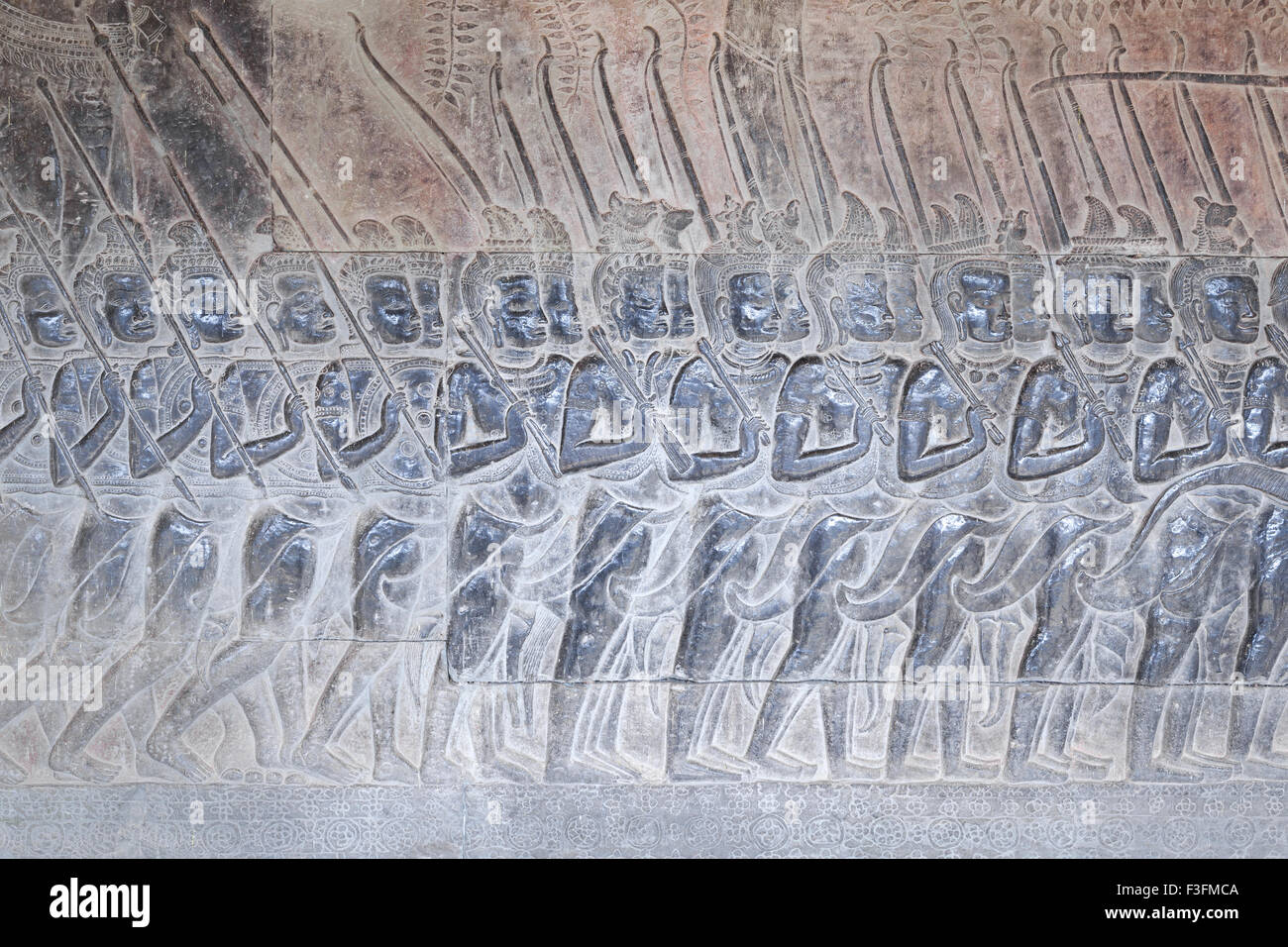 Bassorilievi sulla galleria meridionale di Angkor Wat, Cambogia Foto Stock