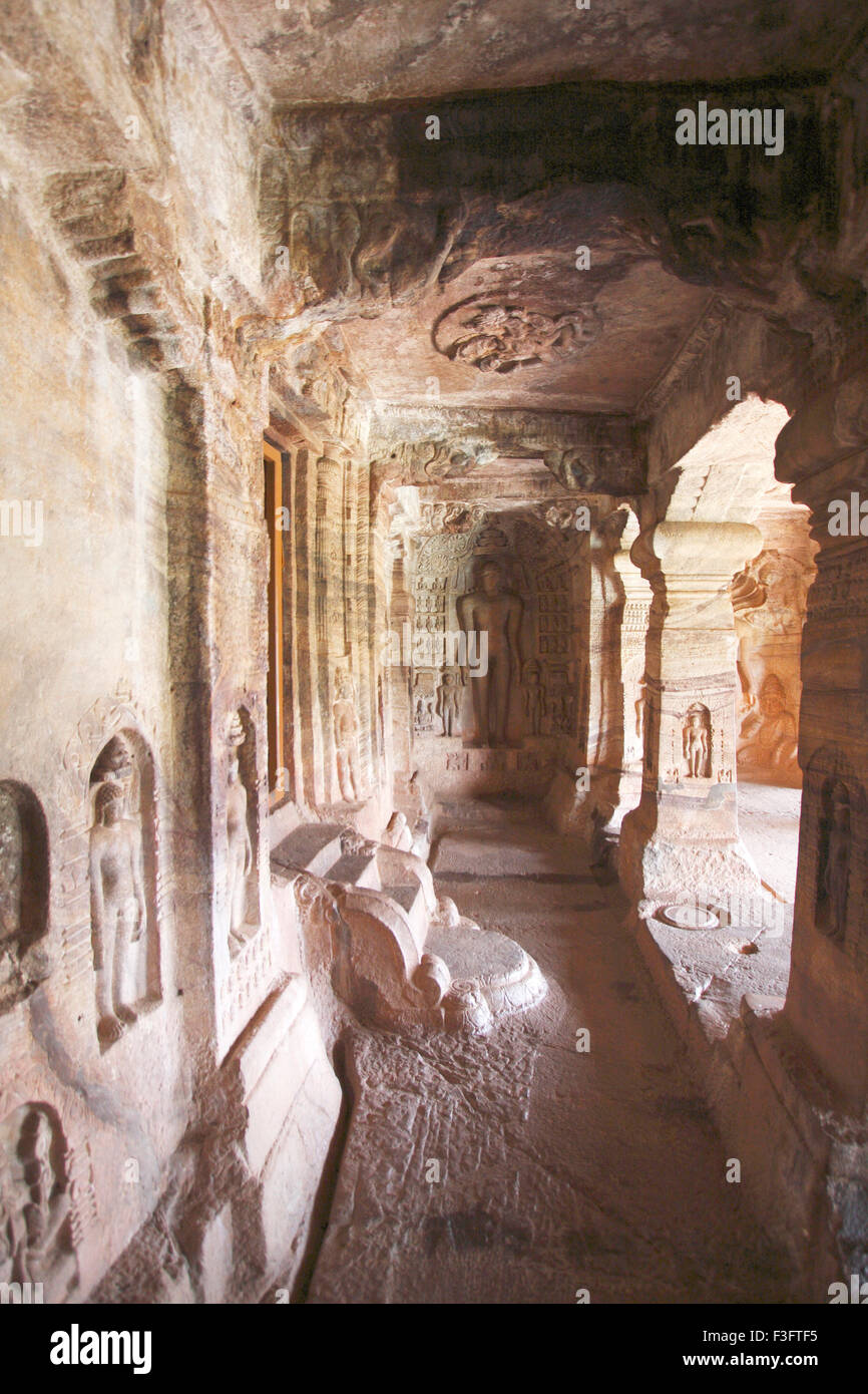 Grotta n. 4 è Jaina ; Badami ; Karnataka ; India Foto Stock