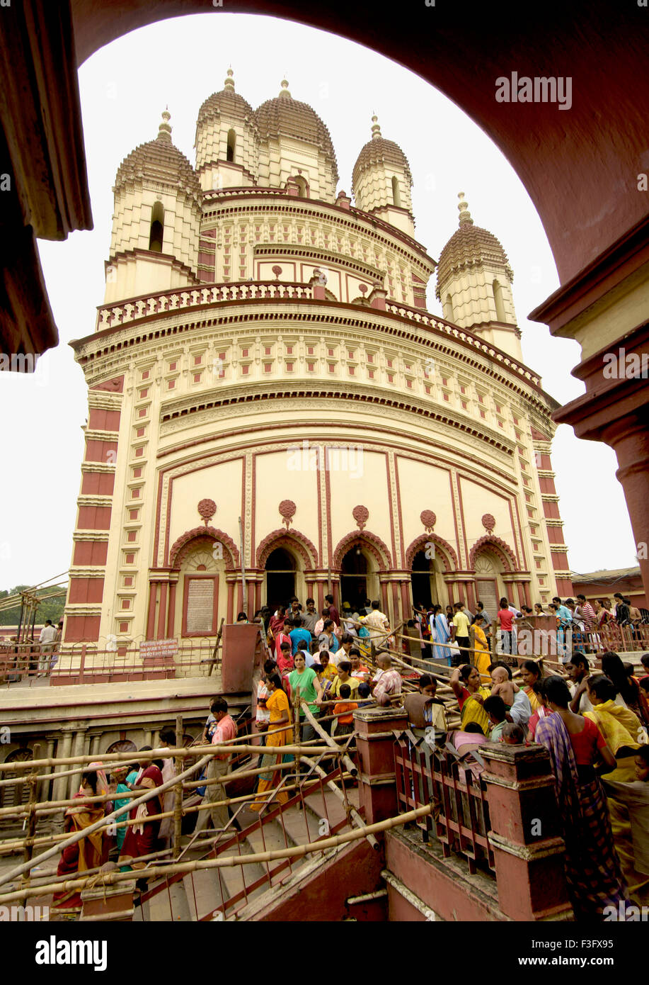Pellegrini a Dakshineshwar Kali Temple Calcutta Kolkata West Bengal India Foto Stock