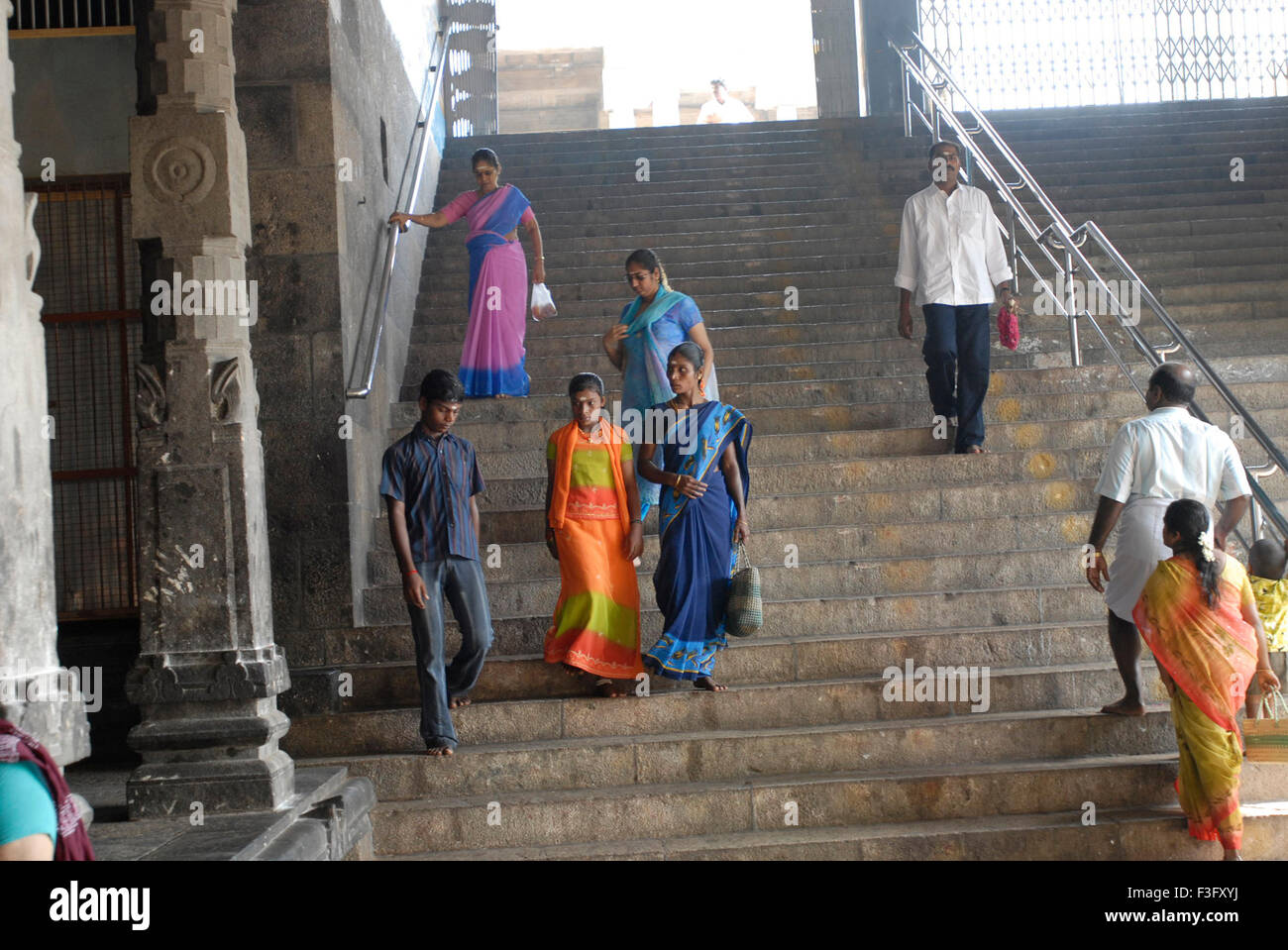 Sessanta bella di cui gradini in pietra che rappresentano lo stile indù di sessanta anni che conduce al Signore ; Swamimalai ; Tamil Nadu ; India Foto Stock