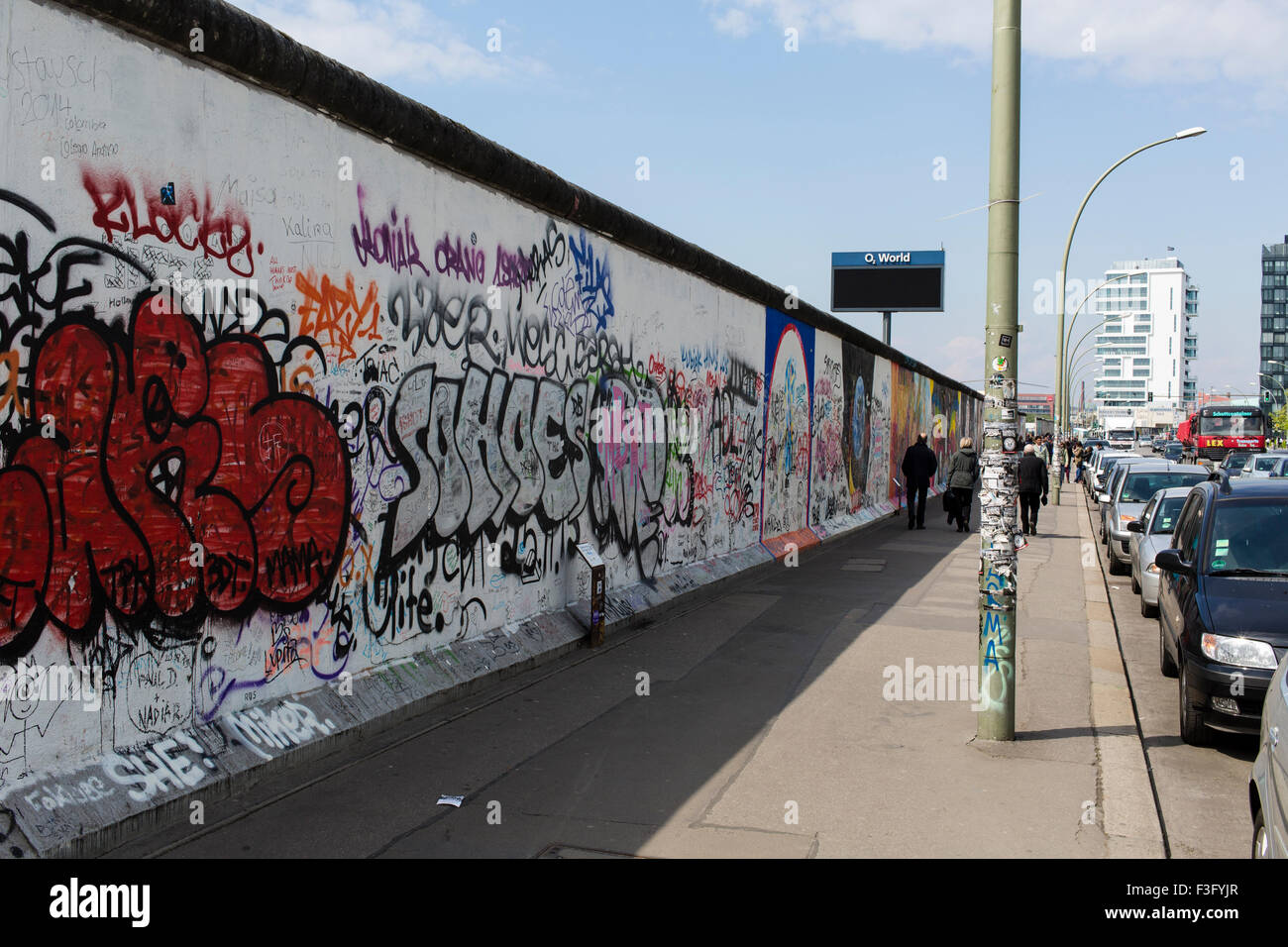 Il più grande open-air art gallery nel mondo, la East Side Gallery lungo il muro di Berlino, Germania. Foto Stock