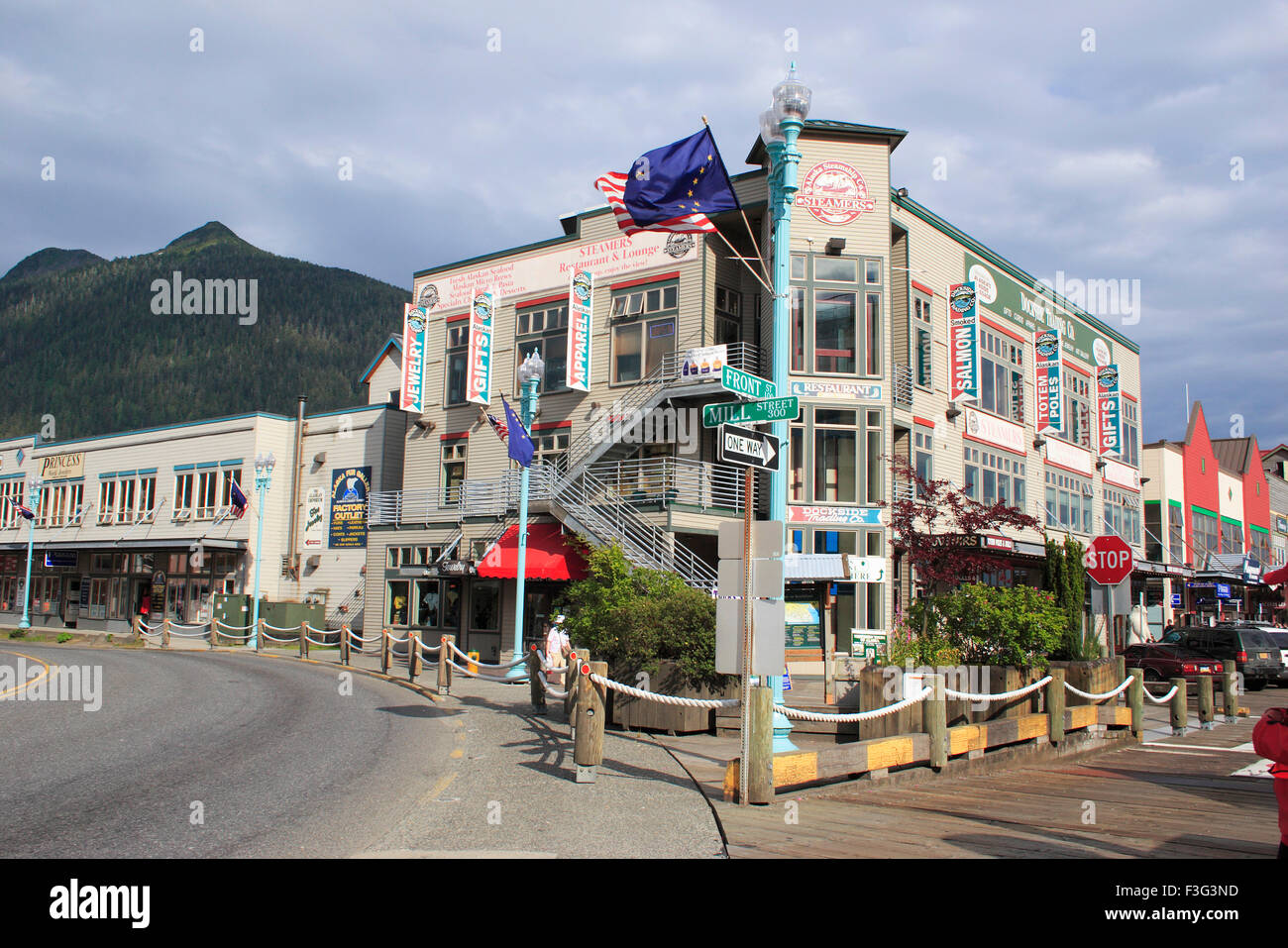 Street ; shopping mall ; ; Ketchikan Alaska ; U.S.A. Stati Uniti d'America Foto Stock