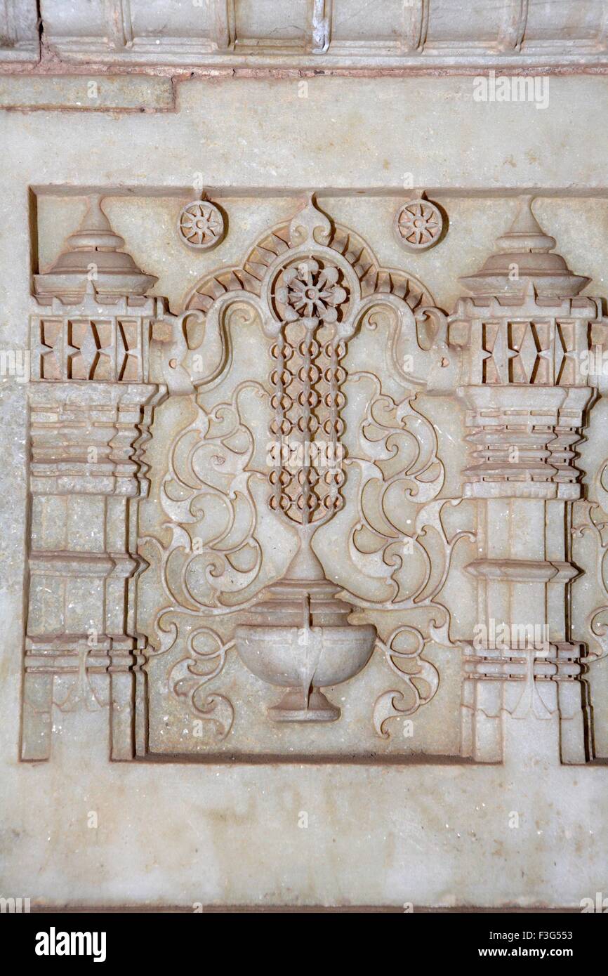 La decorazione parietale ; La Chiesa di Nostra Signora del Rosario ; costruito nel 1544 D.C. Vecchio Goa ; Velha Goa ; India Foto Stock