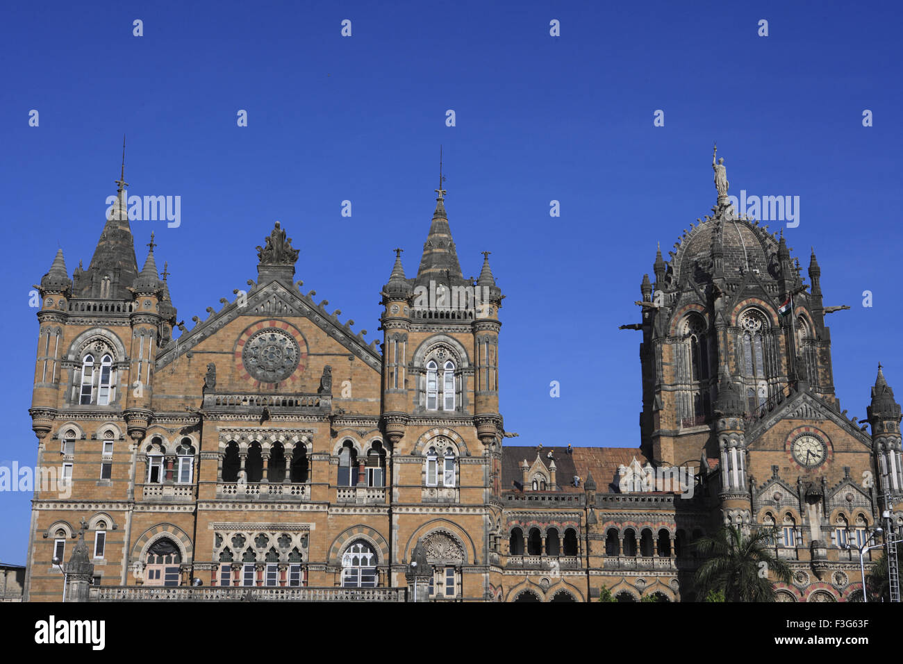Chhatrapati Shivaji Terminus architettura revival gotico vittoriano mescolate Stazione ferroviaria ; Mumbai Bombay ; Maharashtra Foto Stock