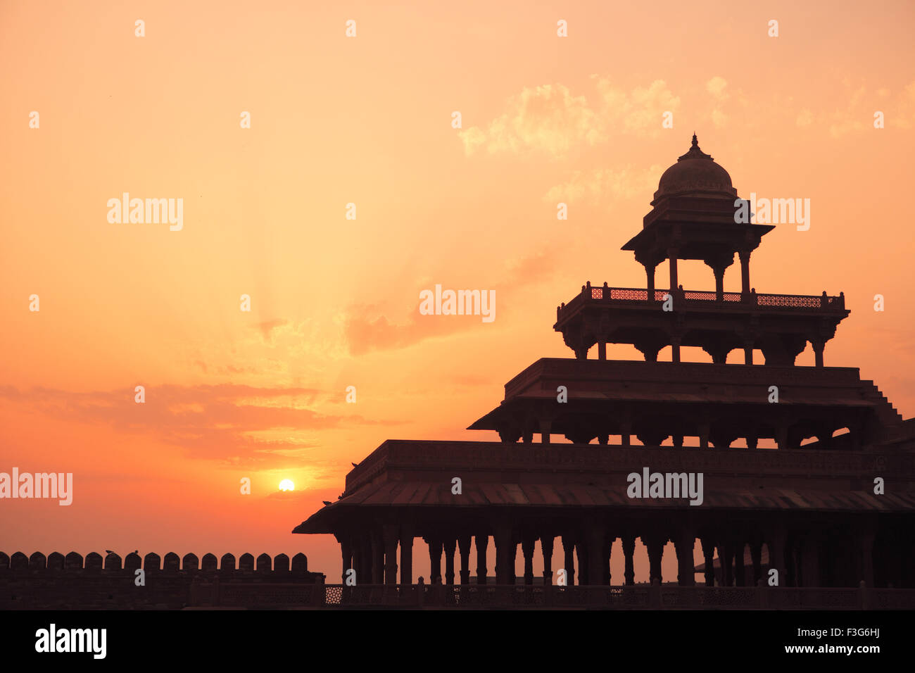 Sunrise a Panch Mahal di Fatehpur Sikri seconda metà del XVI secolo in pietra arenaria rossa impero Mughal Agra Uttar Pradesh Foto Stock