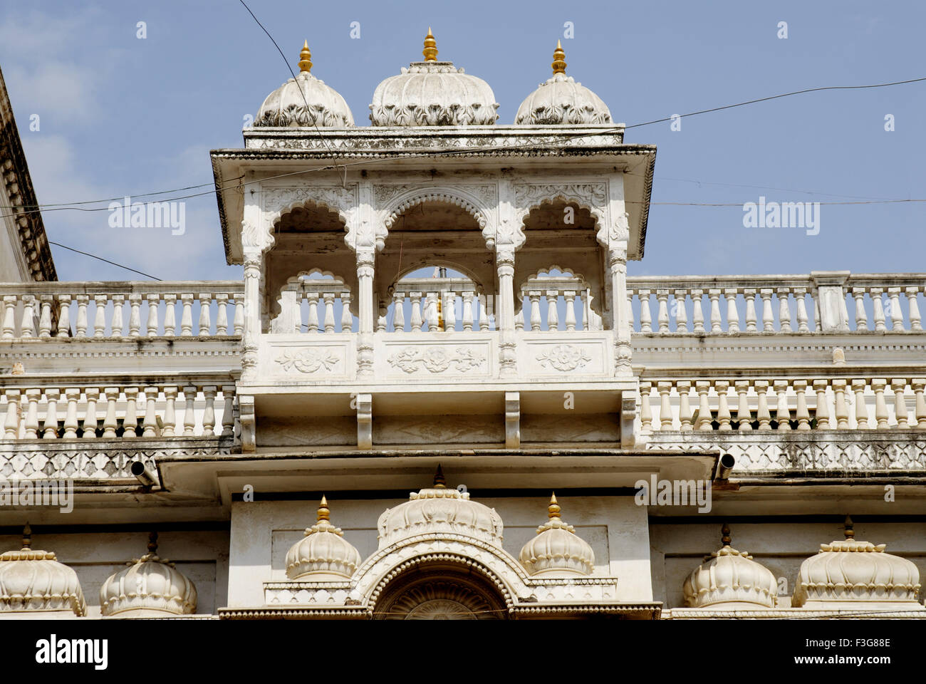 Kanch Mandir vetro Jain tempio costruito da Sir Hukumchand Seth ; Indore ; Madhya Pradesh ; India Foto Stock