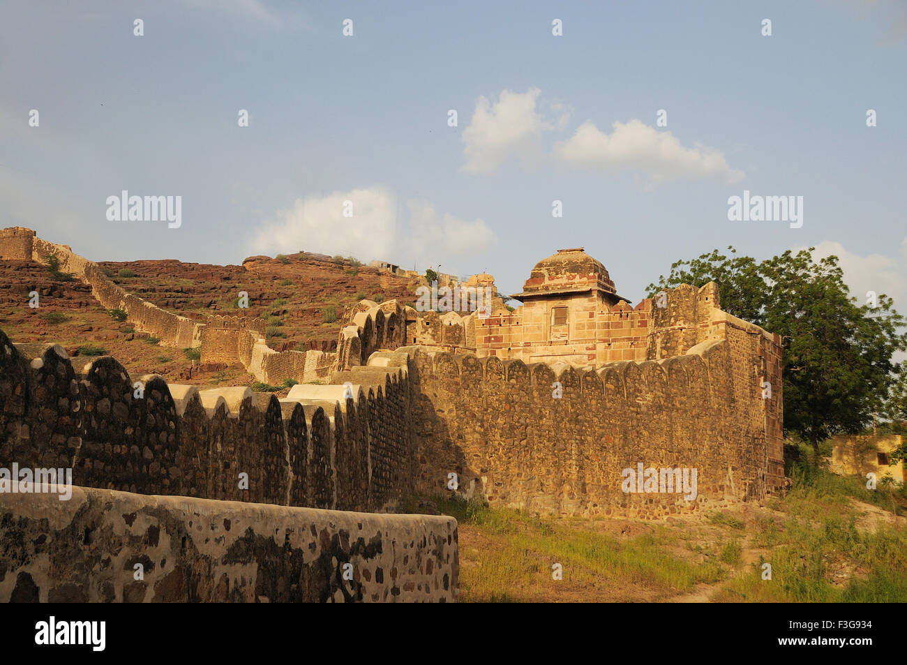 Singora ki bari fuori Mehrangarh laterale o meherangarh fort ; Jodhpur ; Rajasthan ; India Foto Stock