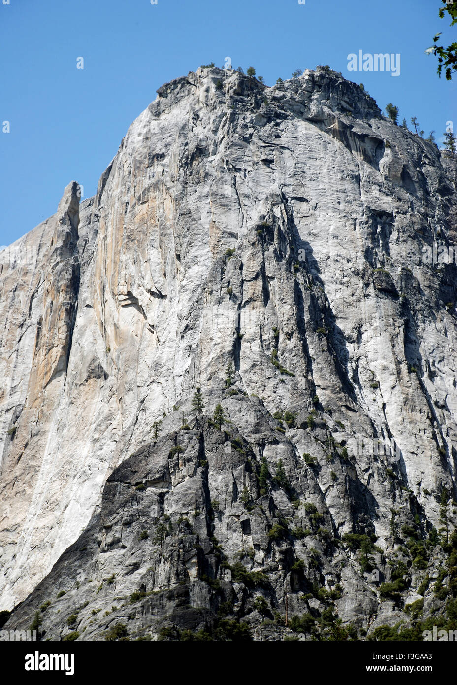 Cathedral Rocks ; Sito Patrimonio Mondiale 1984 ; il Parco Nazionale di Yosemite ; California ; Stati Uniti Stati Uniti d'America Foto Stock