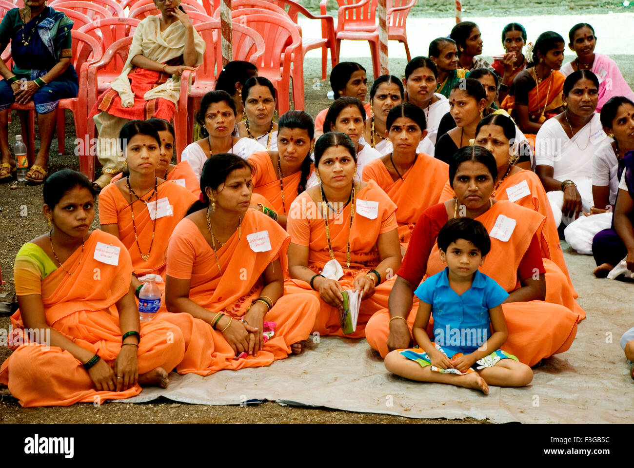 Le donne dei gruppi di auto-aiuto a Taluka Panvel ; Maharashtra ; India Foto Stock