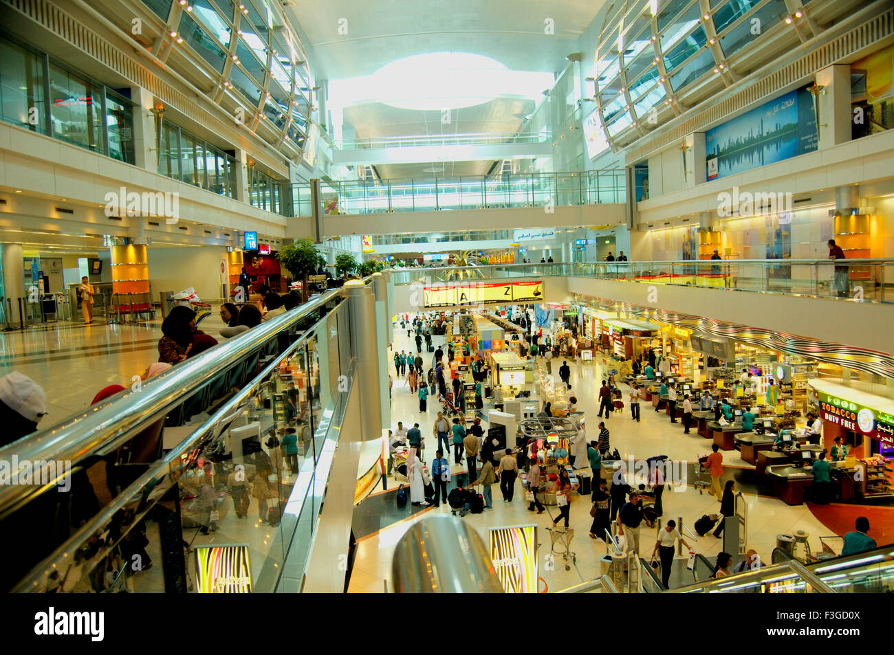 Negozi duty free all'aeroporto di Dubai Foto Stock