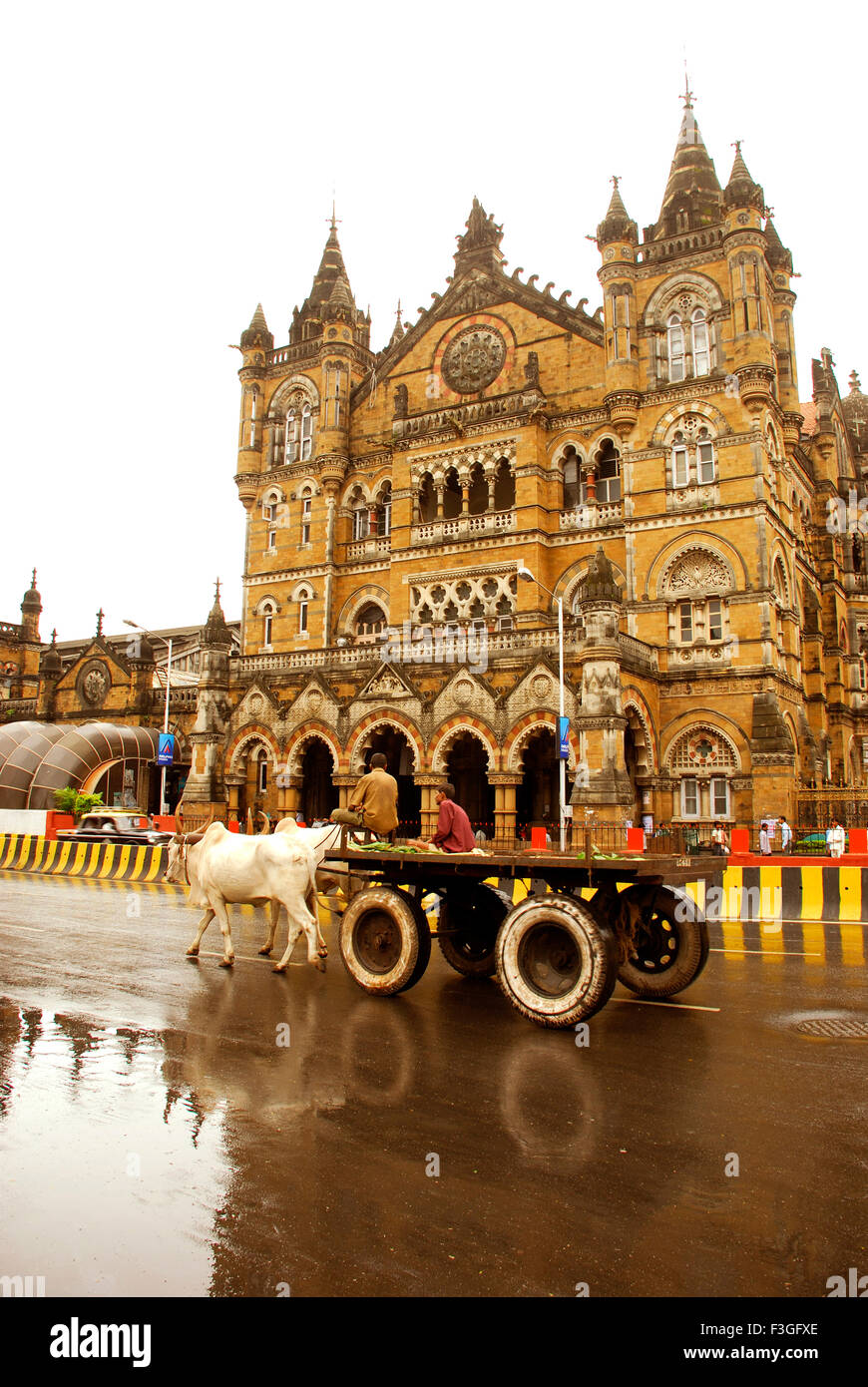 Chatrapati Shivaji Terminus o VT Stazione ferroviaria ; Mumbai Bombay ; Maharashtra ; India ; Asia Foto Stock