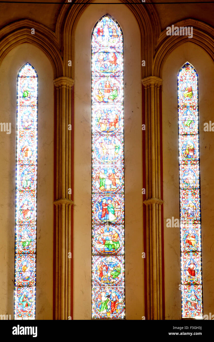 Celebrazione della Messa di Natale a Gloria Chiesa formata nel 1795 ; Byculla ; Bombay ora Mumbai ; Maharashtra ; India Foto Stock