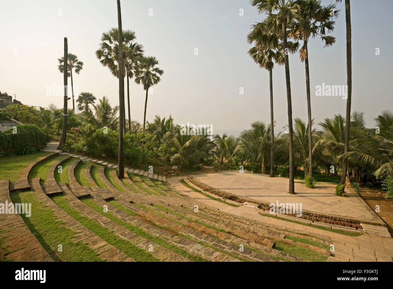 Anfiteatro a Bandra Land's End ; Bombay ora Mumbai ; Maharashtra ; India Foto Stock