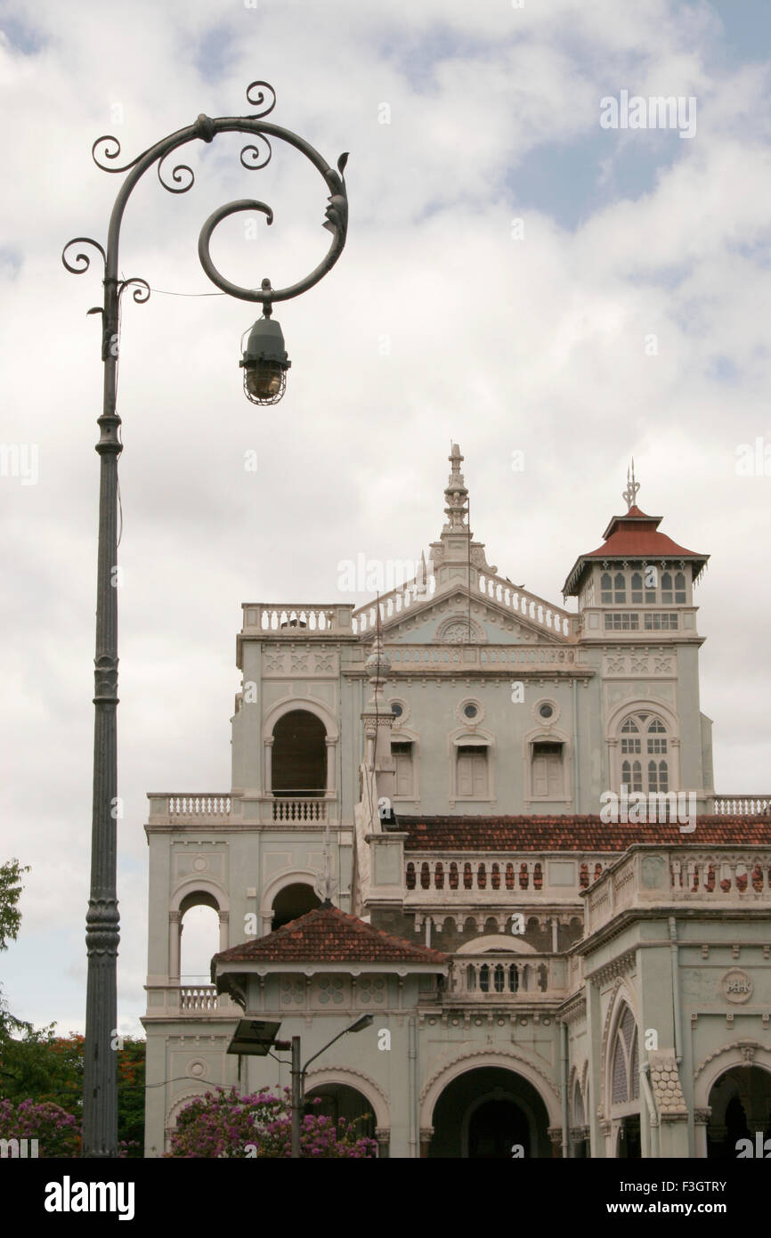 Architettura unica di Aga Khan Palace costruito nel 1892 dal Sultano Mohamed Shah; Pune ; Maharashtra ; India Foto Stock