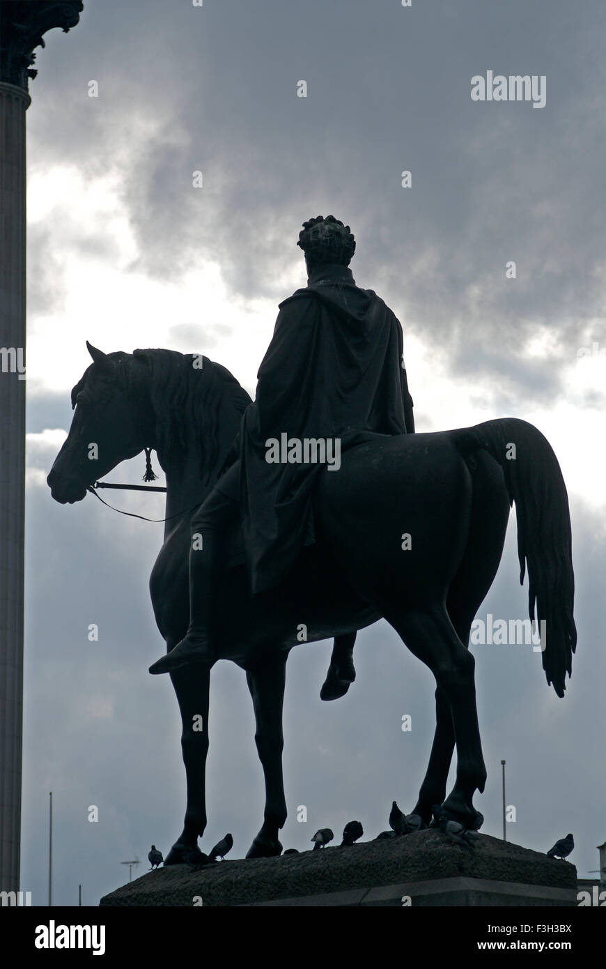 King George IV, statua equestre in bronzo, Trafalgar Square, Londra, Inghilterra, Regno Unito, Regno Unito Foto Stock