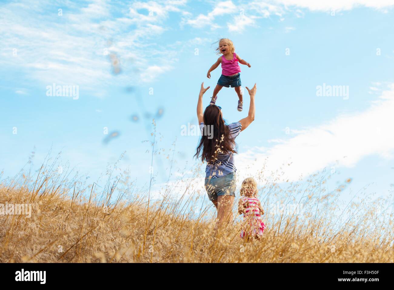 La madre e le figlie divertendosi, Mt Diablo membro Park, California, Stati Uniti d'America Foto Stock