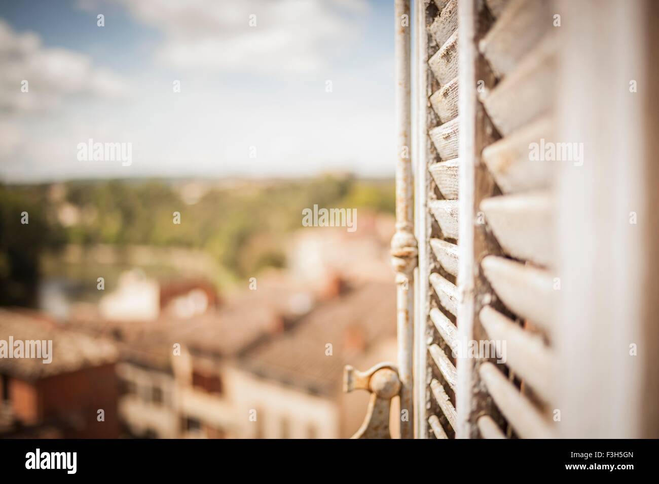 Aprire la finestra otturatore, sud della Francia Foto Stock