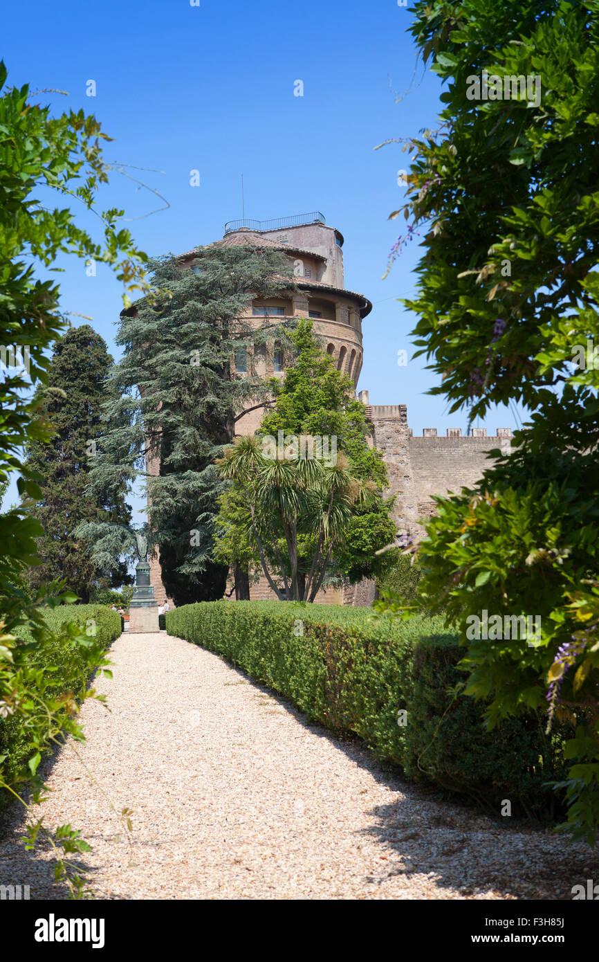Saint Ioann's Tower presso i giardini vaticani , roma, Italia Foto Stock