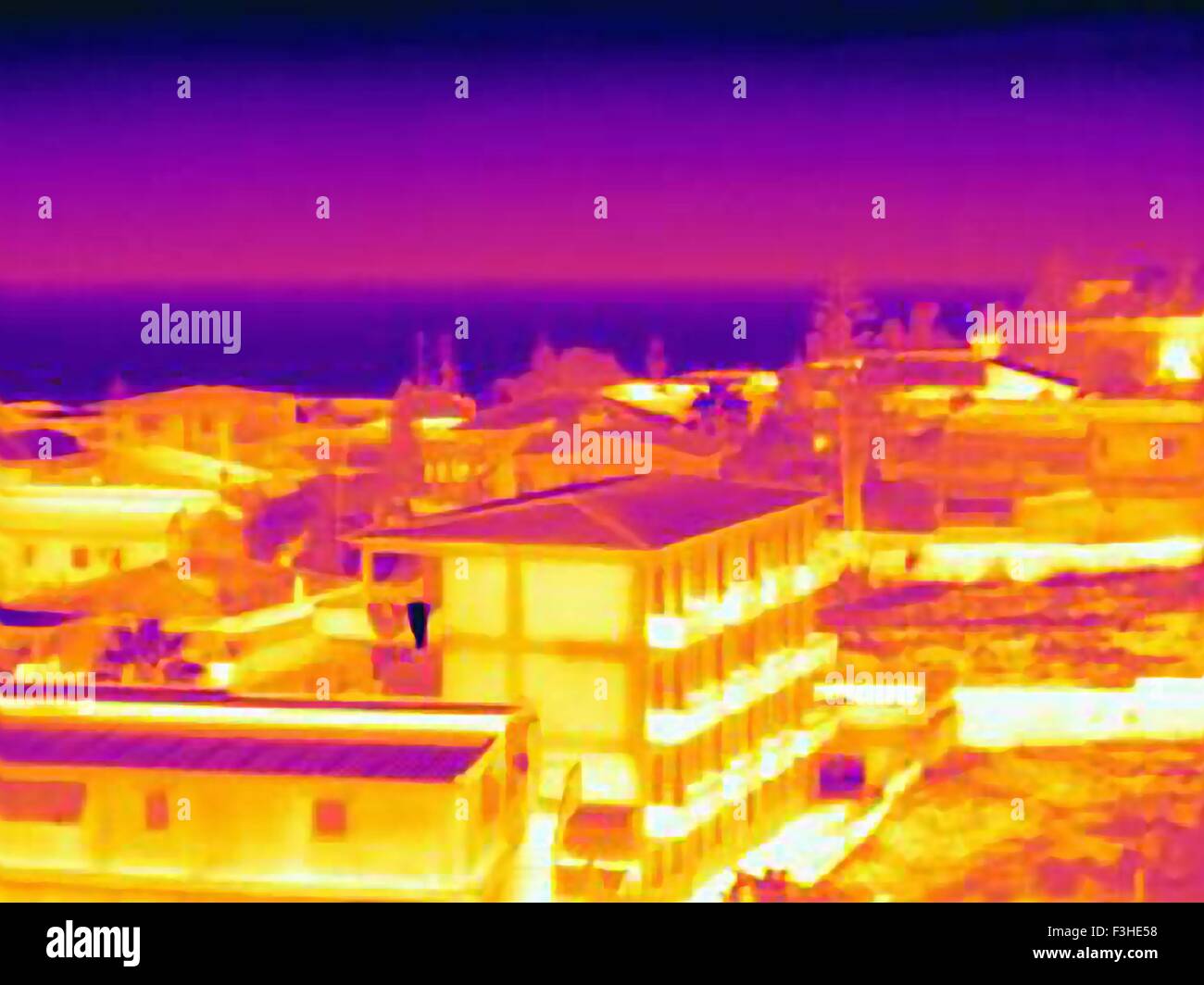 Immagine termica di case sulla spiaggia, Sicilia, Italia Foto Stock